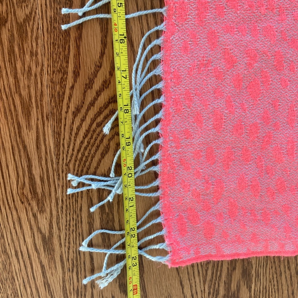Gap scarf, soft and warm, perfect condition! - Picture 8 of 8